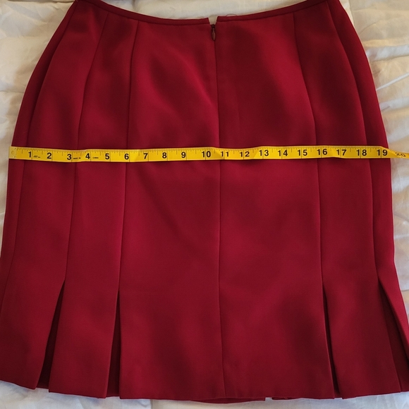 Tahari skirtsuit petite red size 6 - Picture 12 of 16